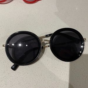 Black Round Sunglasses